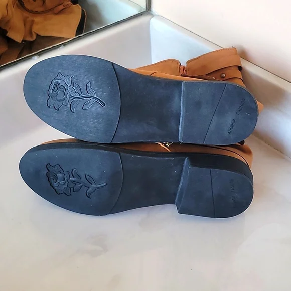 NWOT Brown Suede Boots - Picture 5 of 7